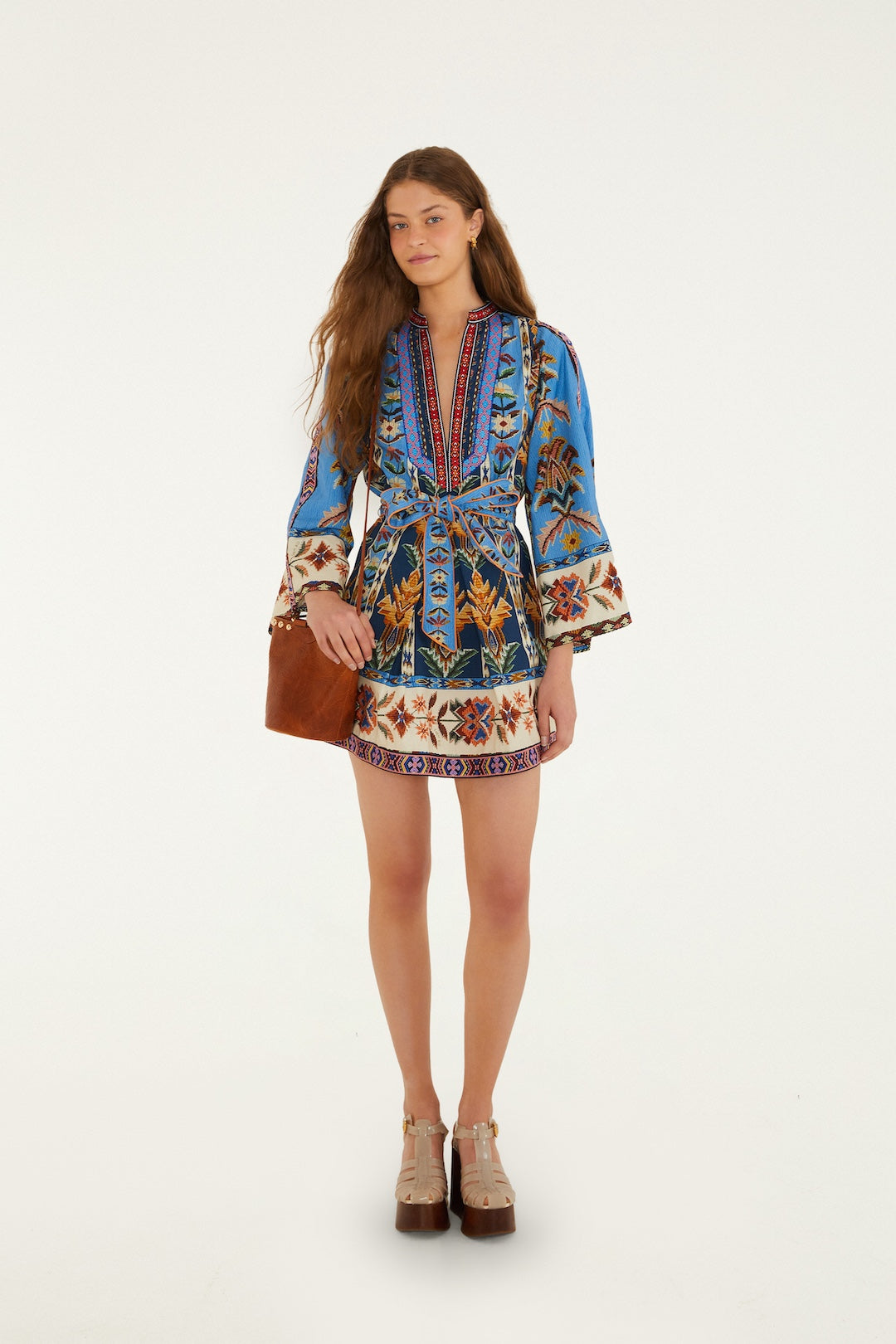 farm rio blue and white dress Women'Size S Off-White Floral Cascade Wavy and vibrant blue florals on a soft off S Farm Rio Blue Embroidered