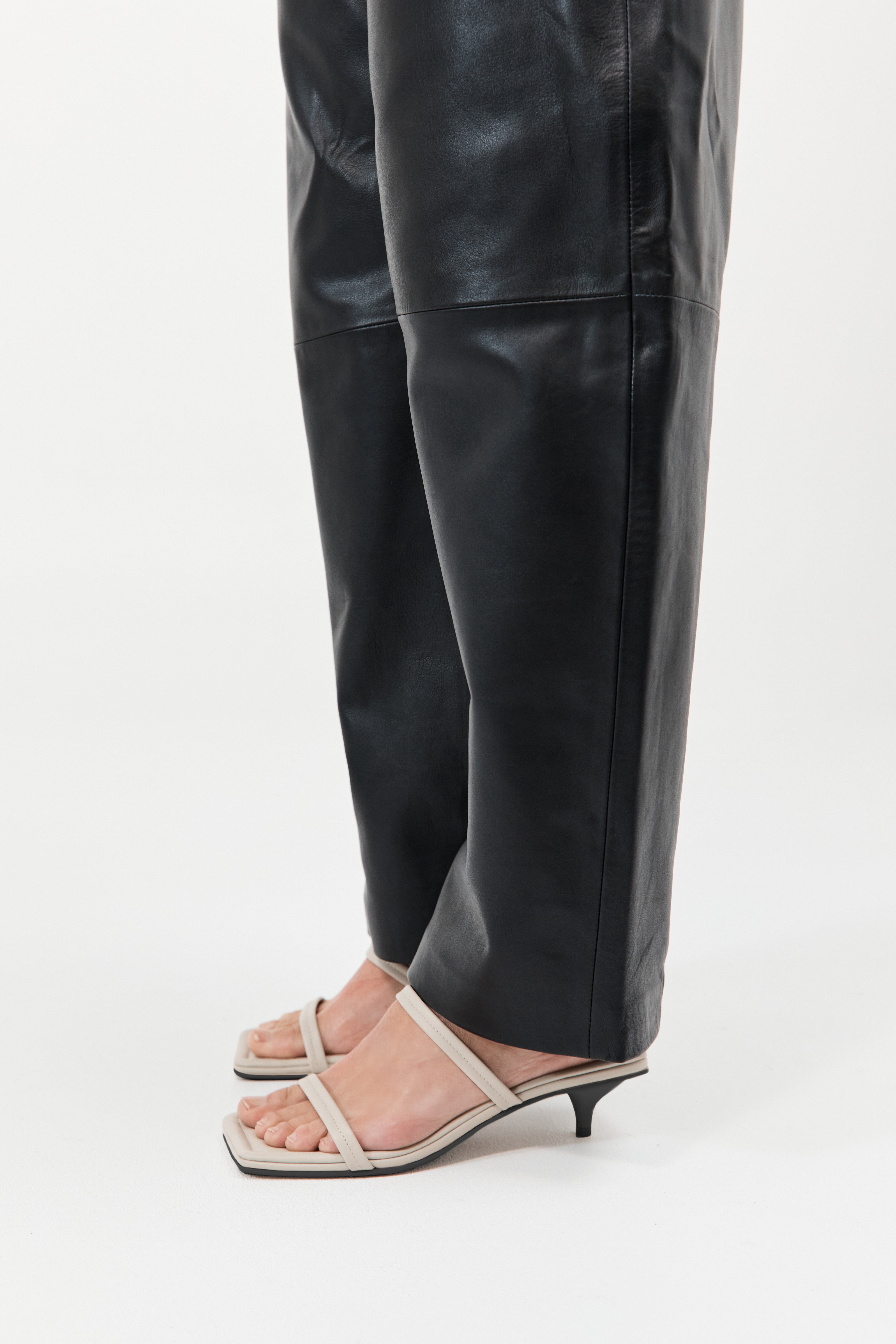 St. Agni Fine Strap Kitten Heel - Creme