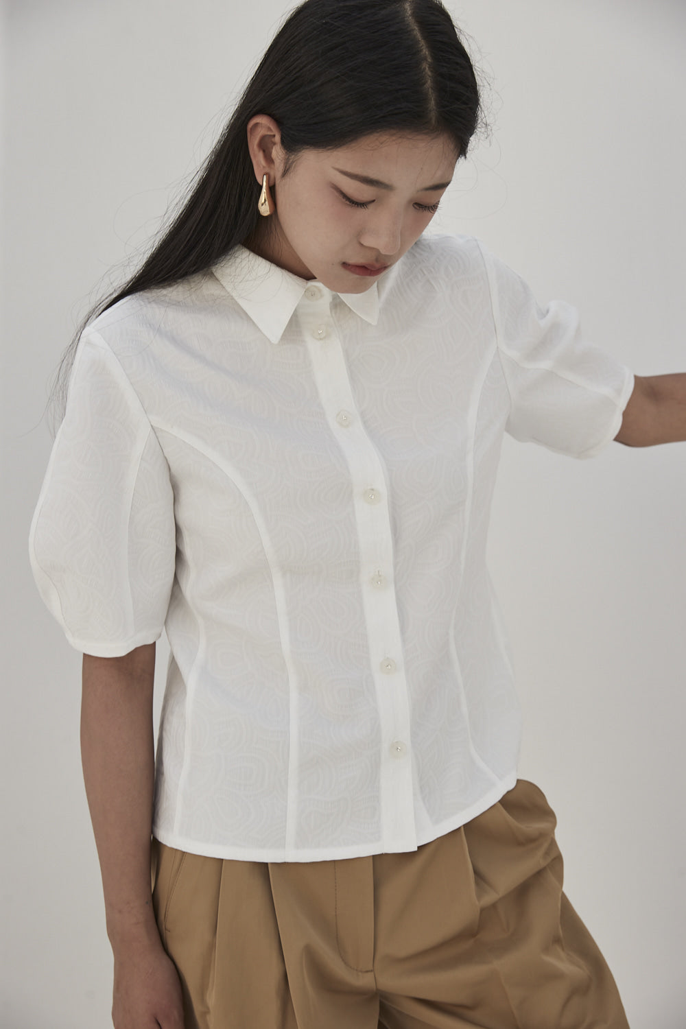 Hagahi Puff Shoulder Short Sleeve Shirt